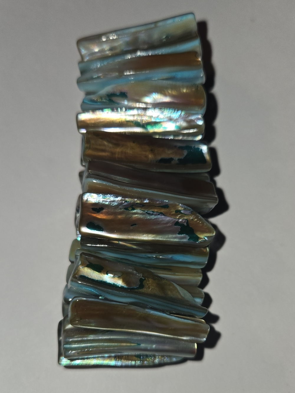Excellent Condition Iridescent Abalone Shell Stretch Bracelet - Multi-Color